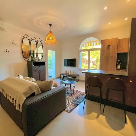 Apartment Au Bord De L'eau Climatise Avec Terrasse Et Vue A 40m De La