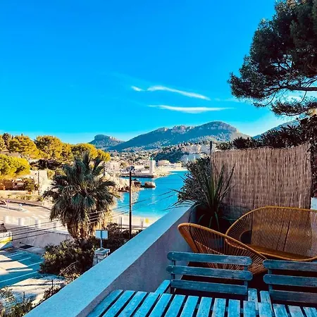 Au Bord De L'eau Climatise Avec Terrasse Et Vue A 40m De La Apartment