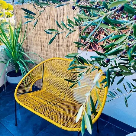 Apartment Au Bord De L'eau Climatise Avec Terrasse Et Vue A 40m De La